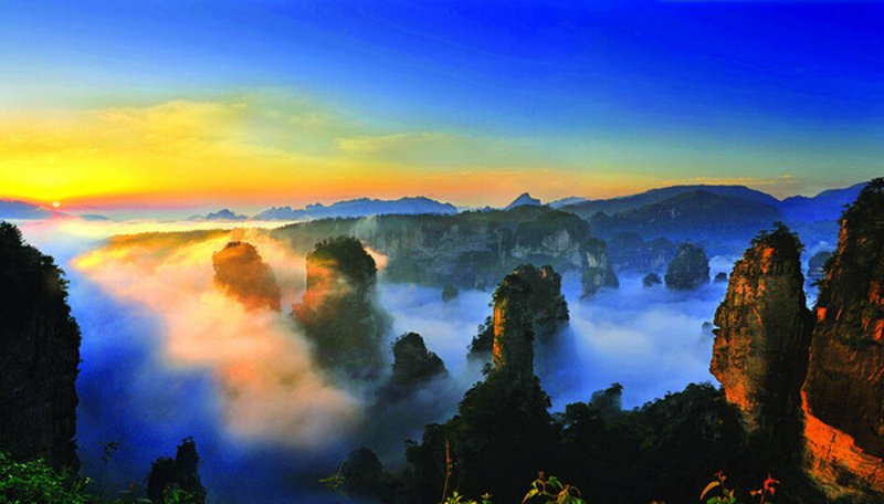 张家界旅游全攻略：森林公园、天门山、玻璃桥与凤凰古城，一篇讲清行程与报价